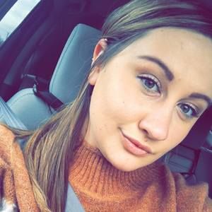 Meet your Posher, Caitlin